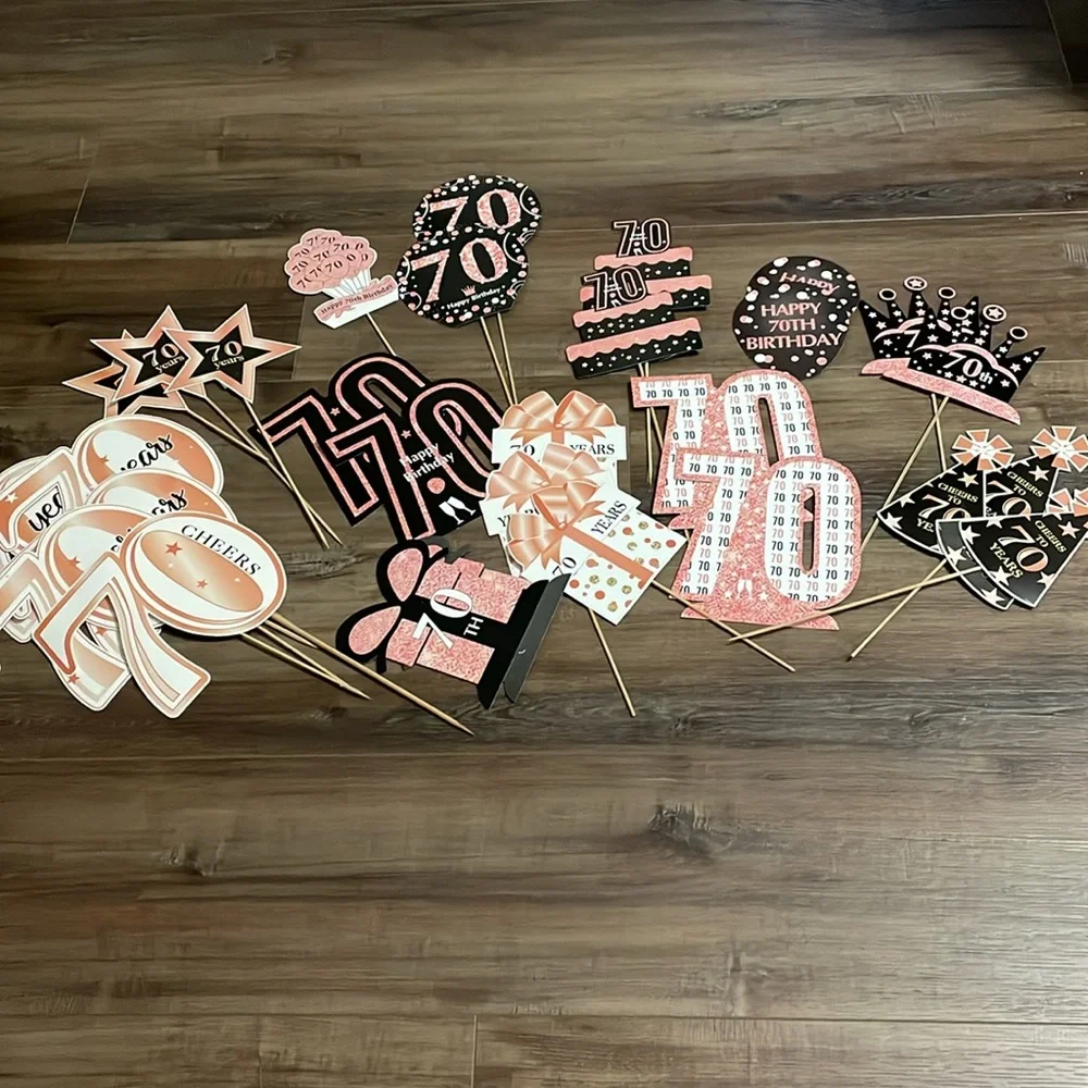 70th birthday decorations for women (32 pieces)